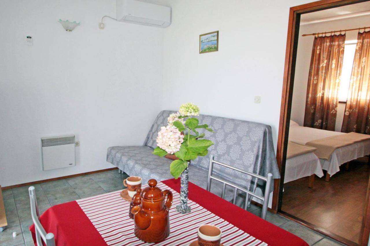 Apartments By The Sea Vinjerac, Zadar - 5824 Kültér fotó