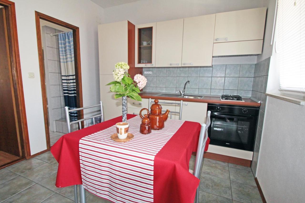 Apartments By The Sea Vinjerac, Zadar - 5824 Kültér fotó